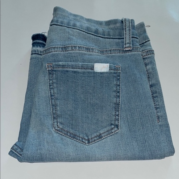 7 For All Mankind Jen7 Bermuda Shorts Mid Rise Size 2 - Picture 3 of 16